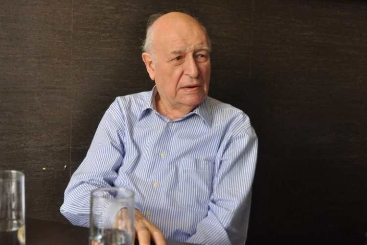 Notable Death: Θρήνος... Έφυγε από τη ζωή ο θρυλικός δημοσιογράφος Γιάννης Διακογιάννης, πατριάρχης της αθλητικής δημοσιογραφίας