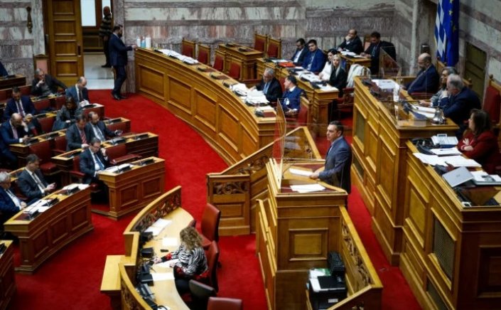 SYRIZA leader Alexis Tsipras: Ο πρόεδρος του ΣΥΡΙΖΑ κατέθεσε στη Βουλή πρόταση - προσθήκη στην τροπολογία, για το κόμμα Κασιδιάρη