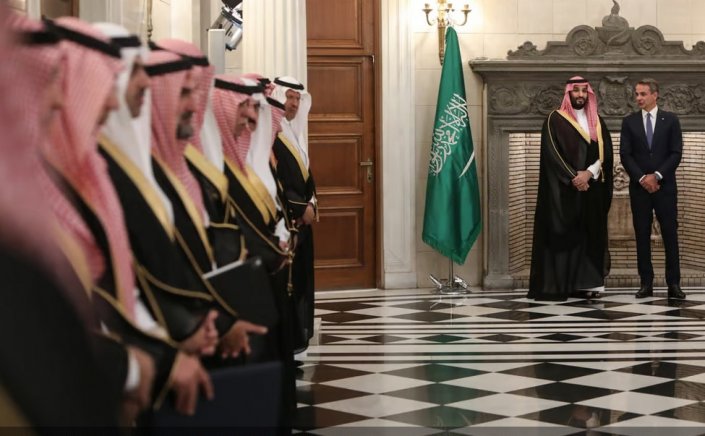 Saudi for 2030 World Cup:  Η Σαουδική Αραβία πληρώνει για νέα αθλητικά στάδια στην Ελλάδα για να αγοράσει το Παγκόσμιο Κύπελλο - Politico