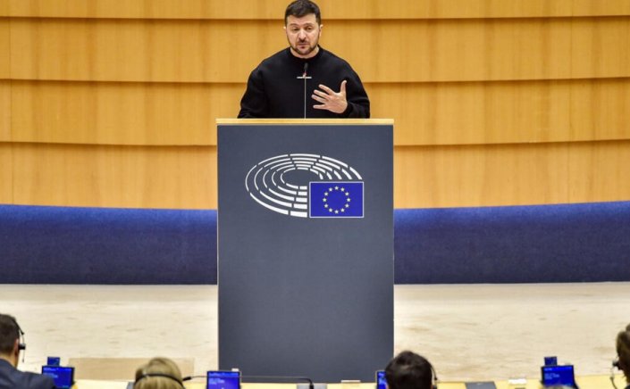 Zelensky in Brussels: O Ζελένσκι παρότρυνε τους Ευρωπαίους ηγέτες να επιταχύνουν τις παραδόσεις όπλων στη χώρα του