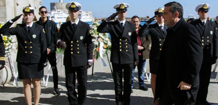 SYRIZA leader Alexis Tsipras: Ο συγκινητικός επικήδειος για τον Σαντορινιό - «Θα είσαι δίπλα μας για πάντα»