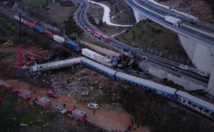 Train Collision in Larissa: Ανατριχιάζουν οι στιγμές στα Τέμπη - Πυροσβέστες ανέσυραν ακόμη δύο νεκρούς – Δείτε φωτογραφίες – βίντεο