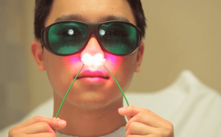 Preventing surgical infections: Πρόληψη των χειρουργικών λοιμώξεων όχι πια με αντιβιοτικά, αλλά με... φως