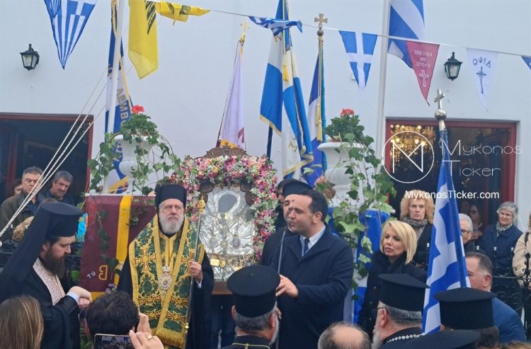 Church of Mykonos: Ευλογούσα και Αγιάζουσα η εικόνα της Παναγίας Τουρλιανής κατήλθε στην Χώρα Μυκόνου [Εικόνες & 6 Videos]