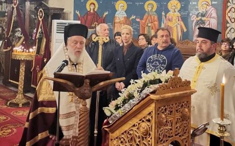 MP Katerina Monogiou: Η Κατερίνα Μονογυιού στην Ακολουθία της Γ' Στάσεως των Χαιρετισμών προς την Υπεραγία Θεοτόκο στη Σέριφο