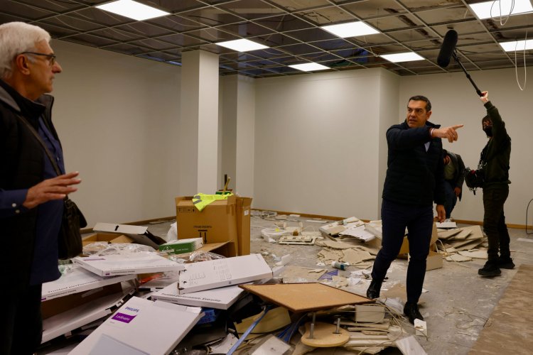 SYRIZA Leader Alexis Tsipras: Γιατί επί 20 μέρες λένε ψέματα πως λειτουργούσε το Κέντρο Τηλεδιοίκησης Λάρισας;