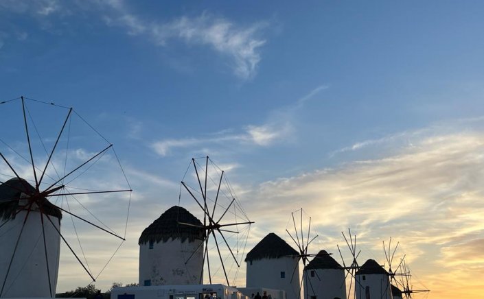 Happy Easter! Ευχές για Καλή Ανάσταση και Καλό Πάσχα από το Σωματείου Ενοικ/νων Δωματίων - Διαμερισμάτων και Τουρ/κών Καταλυμάτων Μυκόνου 