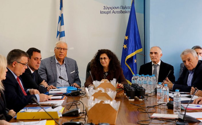 National Elections 2023- Διακομματική Επιτροπή: Διαφωνία για το debate - Όλοι θέλουν ένα εκτός από τον ΣΥΡΙΖΑ που ζητά δύο