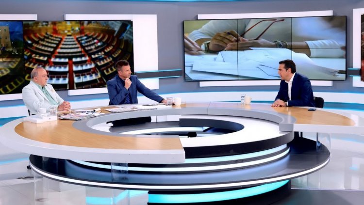 SYRIZA leader Alexis Tsipras: Οι εξαγγελίες της κυβέρνησης για παροχές τελευταίας στιγμής δείχνουν πανικό