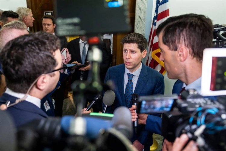 A.I. Poses ‘Risk of Extinction,’: Η τεχνητή νοημοσύνη ενέχει "κίνδυνο εξαφάνισης", προειδοποιούν οι ειδικοί