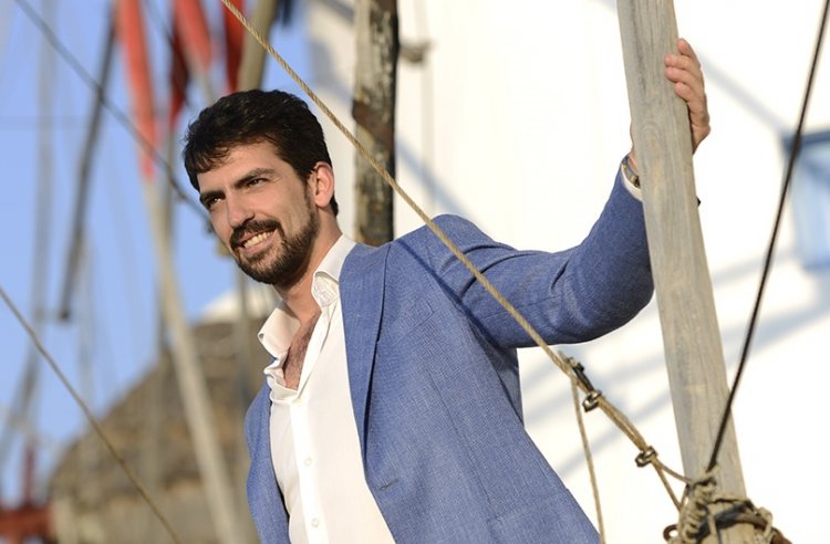 Mykonos: O Φώτης Πονηρός, ο χαμογελαστός επιχειρηματίας, κάτοικος και φίλος της Μυκόνου, είχε διαγνωστεί με covid και το ίδιο βράδυ έφυγε από ανακοπή....