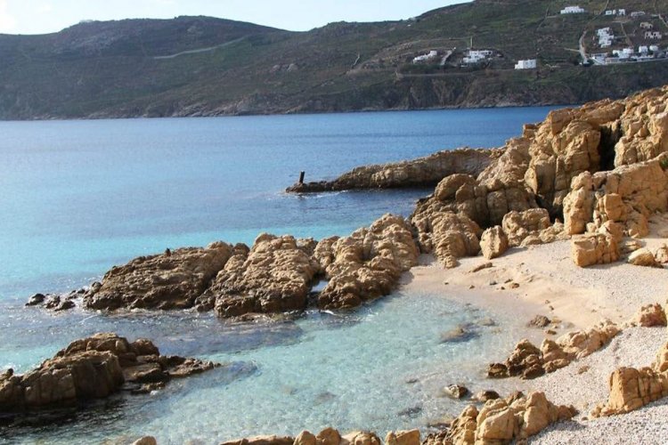 Mykonos arrests: Η “χρυσή” συμμορία της Μυκόνου!! Στρατηγείο τους πολυτελής βίλα στον Λούλο, σχέσεις με γνωστό ενεχυροδανειστήριο της Αθήνας!!