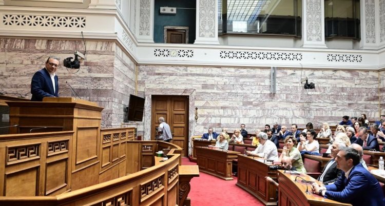 Syriza-Progressive Alliance: Μάχη εντός και εκτός Βουλής - Τι θα αναδείξει ο Σωκράτης Φάμελλος