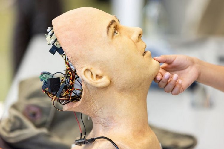 AI Robots: Τα ρομπότ τεχνητής νοημοσύνης θα μπορούσαν να διαδραματίσουν μελλοντικά ρόλο ως φροντιστές σε οίκους ευγηρίας