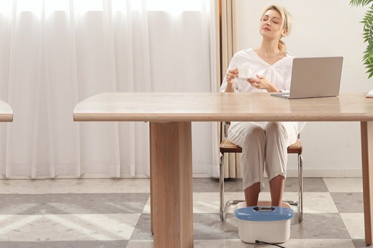 Siesta & footbaths under the desk: Οδηγία για τον καύσωνα!! Σιέστα και ποδόλουτρα κάτω από το γραφείο!!