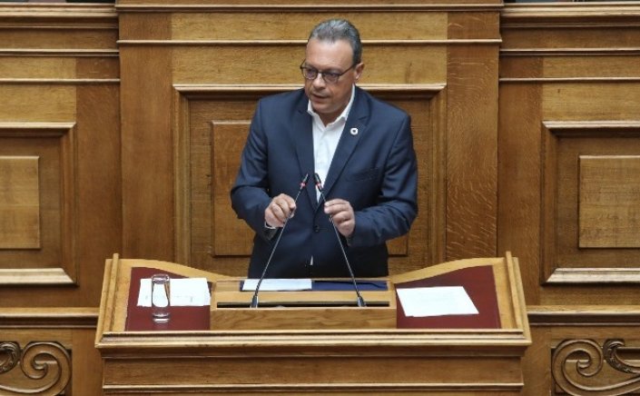 SYRIZA Sokratis Famellos: Προσωπική ευθύνη του πρωθυπουργού η εξέλιξη των πυρκαγιών