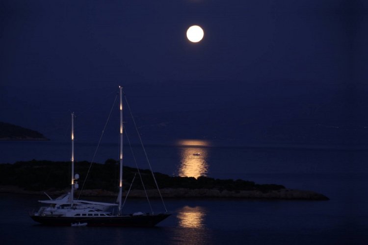 Double Supermoon: Διπλή η υπερπανσέληνος Αυγούστου 2023!! Από το «Moon Stinger» στο «Blue Moon»