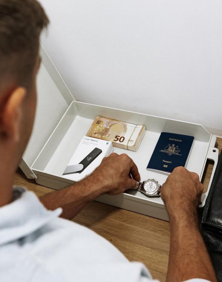 Mykonos Safe Deposit Box - SBOX: Θυρίδες Θησαυροφυλακίου προσφέρουν αίσθηση ασφάλειας και εμπιστοσύνη στους ιδιοκτήτες τουριστικών καταλυμάτων [Video]