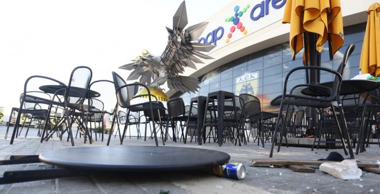 Νέα Φιλαδέλφεια: Αυτόπτης μάρτυρας περιγράφει τα επεισόδια με τον νεκρό οπαδό της ΑΕΚ - «Χτύπαγαν ό,τι έβρισκαν»