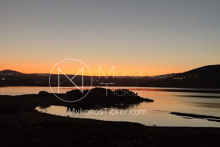 Mykonos arrest: Σύλληψη στη Μύκονο, για ηχορύπανση & παράνομη κατάληψη αιγιαλού με τεράστια αυθαίρετη εξέδρα