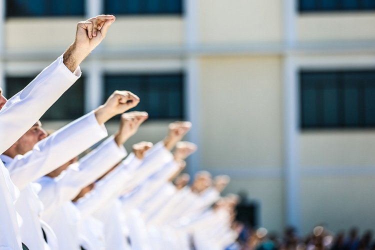 Panhellenic Exams 2023: Πρόσκληση επιτυχόντων-ουσών για κατάταξη στη Σχολή Ναυτικών Δοκίμων