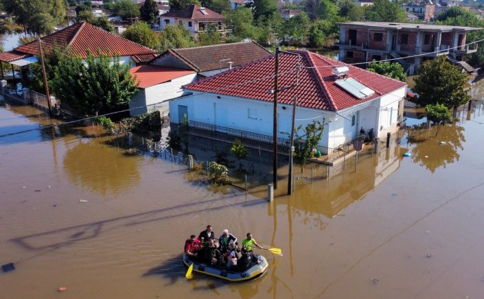 Rainstorm Daniel: Βρήκε την εγκλωβισμένη μάνα του στον Παλαμά Καρδίτσας!! Συγκινούν τα λόγια της μόλις είδε τον γιο της [Video]