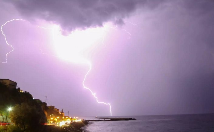 Rainstorm Elias: Νέο έκτακτο δελτίο καιρού της ΕΜΥ!! Μεγαλύτερη επιδείνωση από αύριο - Σε 13 περιοχές πολλή βροχή σήμερα [Live η πορεία της κακοκαιρίας Elias]