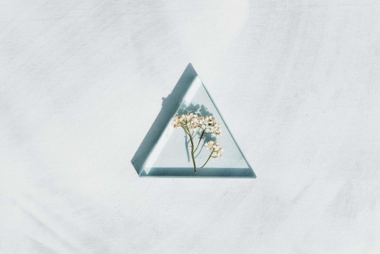 Triangle Method: Η “μέθοδος του τριγώνου” για να καταλάβεις αν κάποιος σου λέει ψέματα