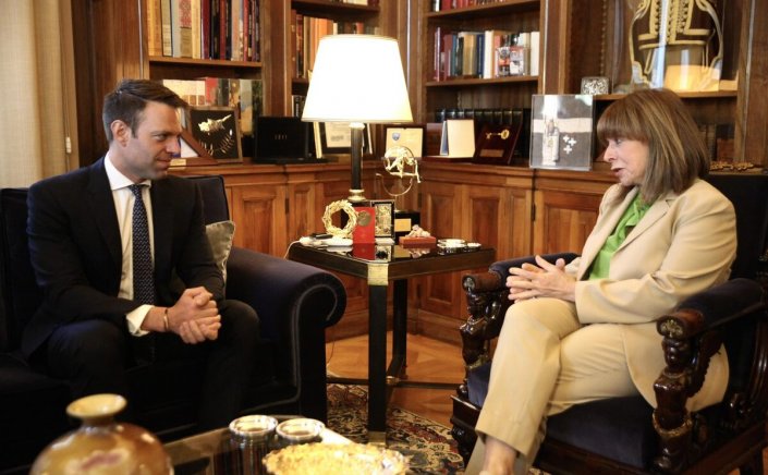 SYRIZA Leader Kasselakis: Στο Προεδρικό Μέγαρο ο Στέφανος Κασσελάκης - Ο κ. Μητσοτάκης ας αντιπαρατεθεί με το κενό της προσωπικής του ευθύνης