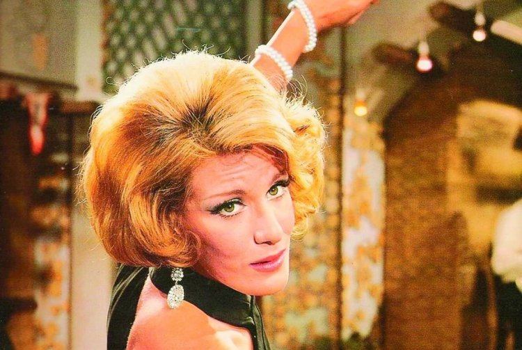 Notable Death: Πέθανε η Μαίρη Χρονοπούλου.... Το «μαγκάκι» με την υπέροχη φωνή δεν είναι πια εδώ....