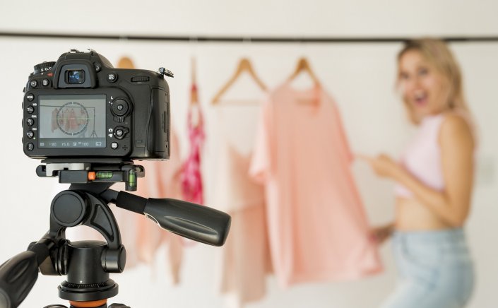 Ministry of Development: Ξεκινά «σαφάρι» στους influencers!! Στο μικροσκόπιο για τυχόν παραπλάνηση καταναλωτών!!