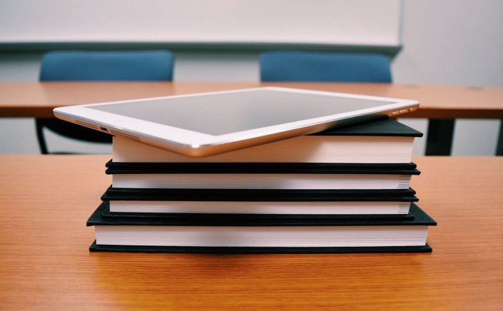 Education Reform: Η σχολική τάξη αλλάζει!! Έρχονται αλλαγές σε λογοτεχνία και πληροφορική - Το πολλαπλό βιβλίο τυπωμένο και ψηφιακό!!