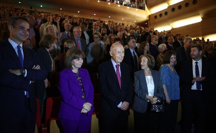Past PM Simitis: Εκδήλωση για τον Κώστα Σημίτη / «Η μάχη για τον εκσυγχρονισμό δεν τελειώνει» - Το παρασκήνιο, τα μηνύματα, οι «υψηλές παρουσίες», τα πηγαδάκια [pics]