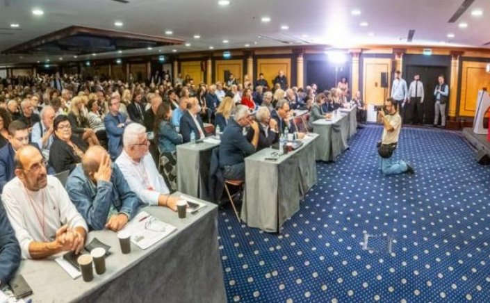 SYRIZA-PA Central Committee: Ολοκληρώθηκε η ΚΕ του ΣΥΡΙΖΑ - «Όσοι εκτοξεύουν ύβρεις και συκοφαντίες δεν μπορούν να εκπροσωπούν το κόμμα»