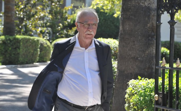 SYRIZA-PA / Βίτσας: Ο νέος φορέας θα κατέβει στις ευρωεκλογές - Το ΜΕΡΑ25 χωράει σε αυτό τον “νέο φορέα”