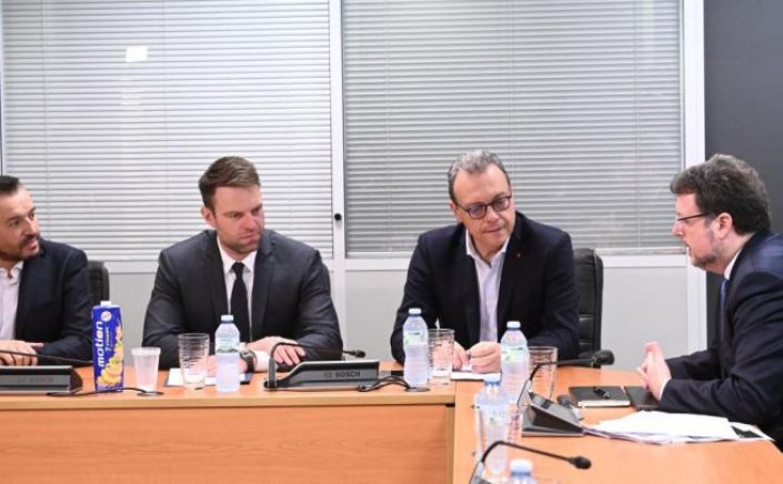 SYRIZA leader Kasselakis: Η αιτία της ακρίβειας είναι δομική και ανήκει στη φιλοσοφία της κυβερνητικής πολιτικής