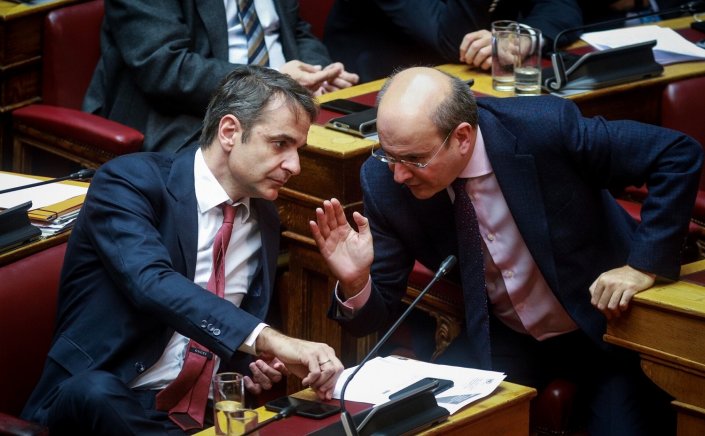 Tax bill: «Ξηλώνουν» το φορολογικό νομοσχέδιο για τους ελεύθερους επαγγελματίες - Όλες οι αλλαγές