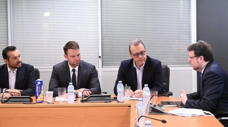 SYRIZA leader Kasselakis: Η αιτία της ακρίβειας είναι δομική και ανήκει στη φιλοσοφία της κυβερνητικής πολιτικής