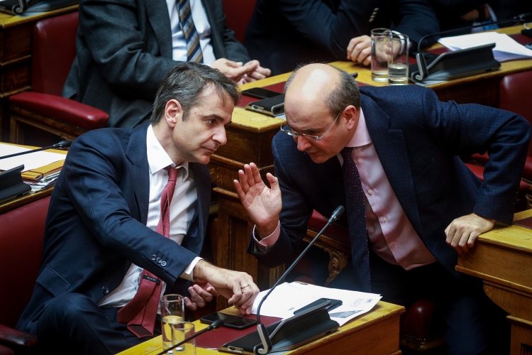 Tax bill: «Ξηλώνουν» το φορολογικό νομοσχέδιο για τους ελεύθερους επαγγελματίες - Όλες οι αλλαγές