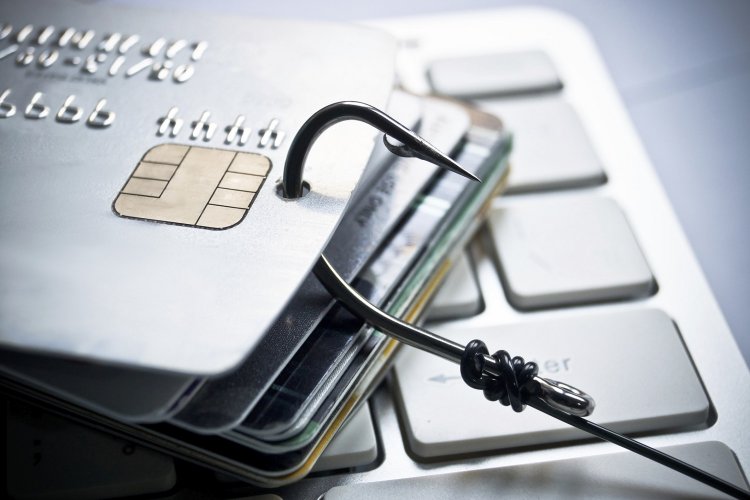 Tax Cases: Έλεγχοι της ΑΑΔΕ,  σε καταθέσεις, εμβάσματα, μετοχές και wallets έως και πριν από μία δεκαετία