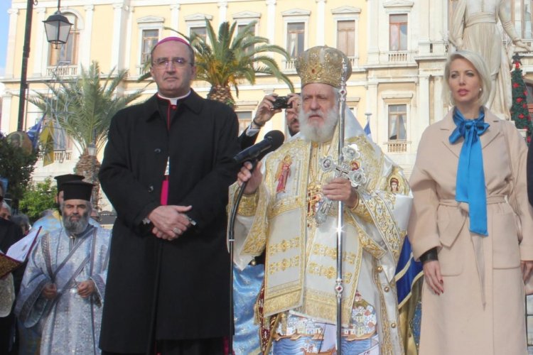 MP Katerina Monogiou: Τιμούμε τον προστάτη των ναυτικών μας και Πολιούχο της Σύρου, Άγιο Νικόλαο