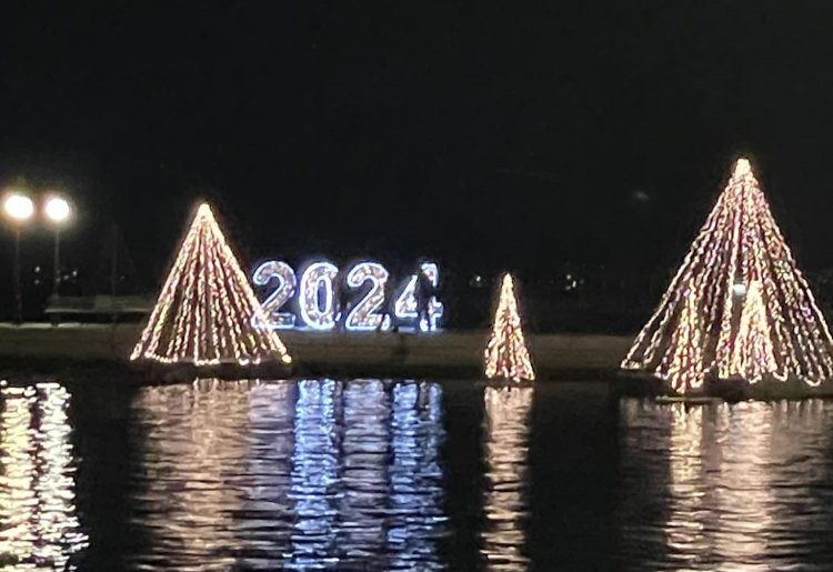 Joyeux Noël! Μαρσούλα Χανιώτη: Καλά Χριστούγεννα με Aγάπη, Yγεία και Xαρά