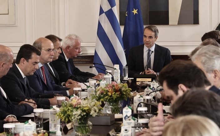 PM Mitsotakis: Ευρεία σύσκεψη υπό τον Μητσοτάκη για τις αγροτικές κινητοποιήσεις