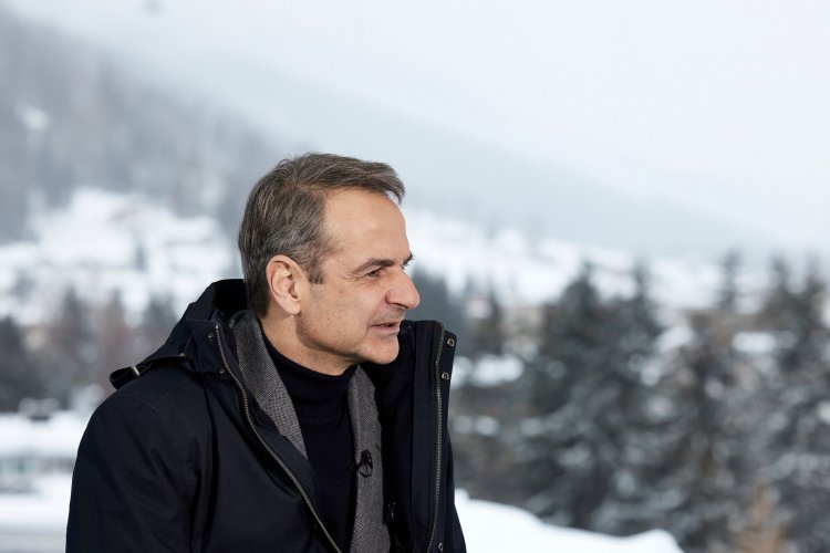 PM Mitsotakis: Ασθενής με γρίπη Η1Ν1 επέστρεψε από το Νταβός ο Μητσοτάκης - Προς αναβολή το υπουργικό συμβούλιο την Τρίτη και η επίσκεψη σε ΗΠΑ