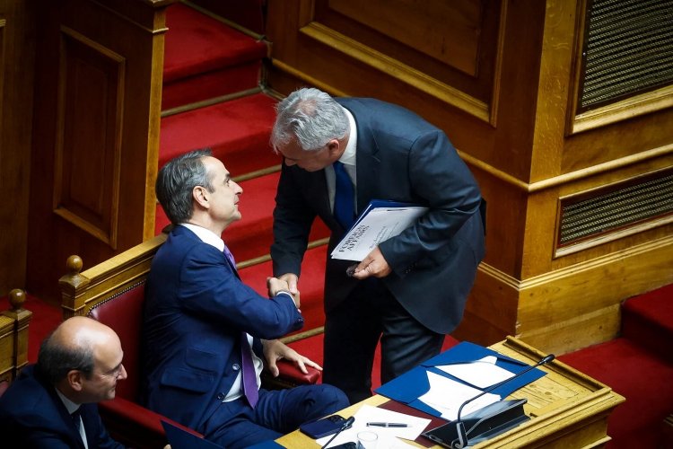 Maximos Mansion:  To Μαξίμου φοβάται το «ντόμινο Βορίδη»