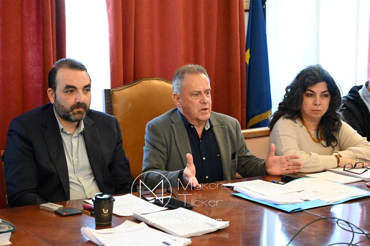 Βερώνης πρός Κουκά - Σαμψούνη: Απαντήστε επιτέλους στους Μυκονιάτες για καθαριότητα, ηλεκτροφωτισμό και απ΄ευθείας αναθέσεις - Ατελείωτη η λίστα ερωτημάτων