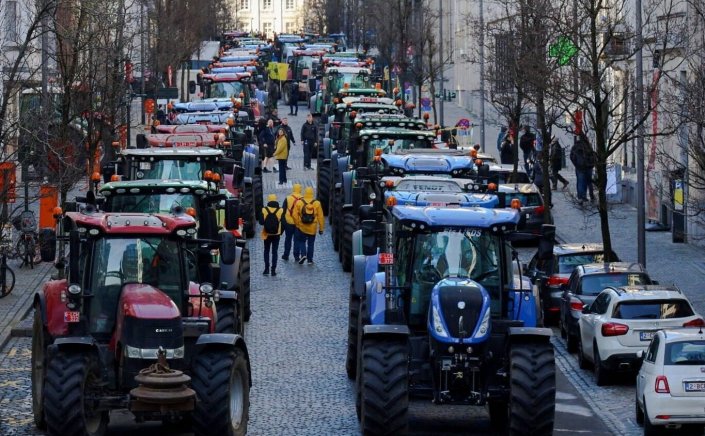 Farmers protest: Κλείνει την «κάνουλα» για τους αγρότες το Μαξίμου, «δεν εξετάζονται επιπρόσθετα μέτρα» - «Αγριεύει» το μέτωπο των αγροτών