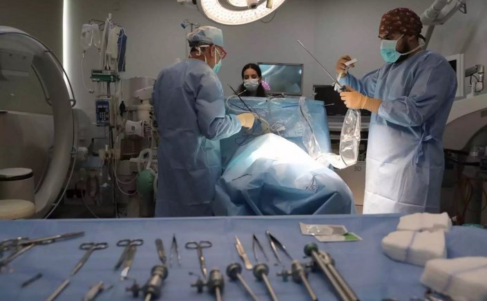 Afternoon Surgeries: Πώς θα γίνονται τα απογευματινά χειρουργεία στα νοσοκομεία επί πληρωμή
