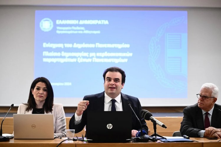 Private Universities: Με Πανελλήνιες και Ελάχιστη Βάση η εισαγωγή στα ιδιωτικά πανεπιστήμια - Από το 2025 η λειτουργία τους