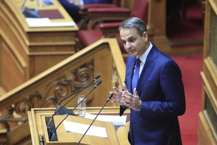 Mitsotakis on same-sex marriage bill: «Αποδίδουμε επιτέλους Δικαιοσύνη στη ζωή των συμπολιτών μας» - Τριπλό το μήνυμα Μητσοτάκη
